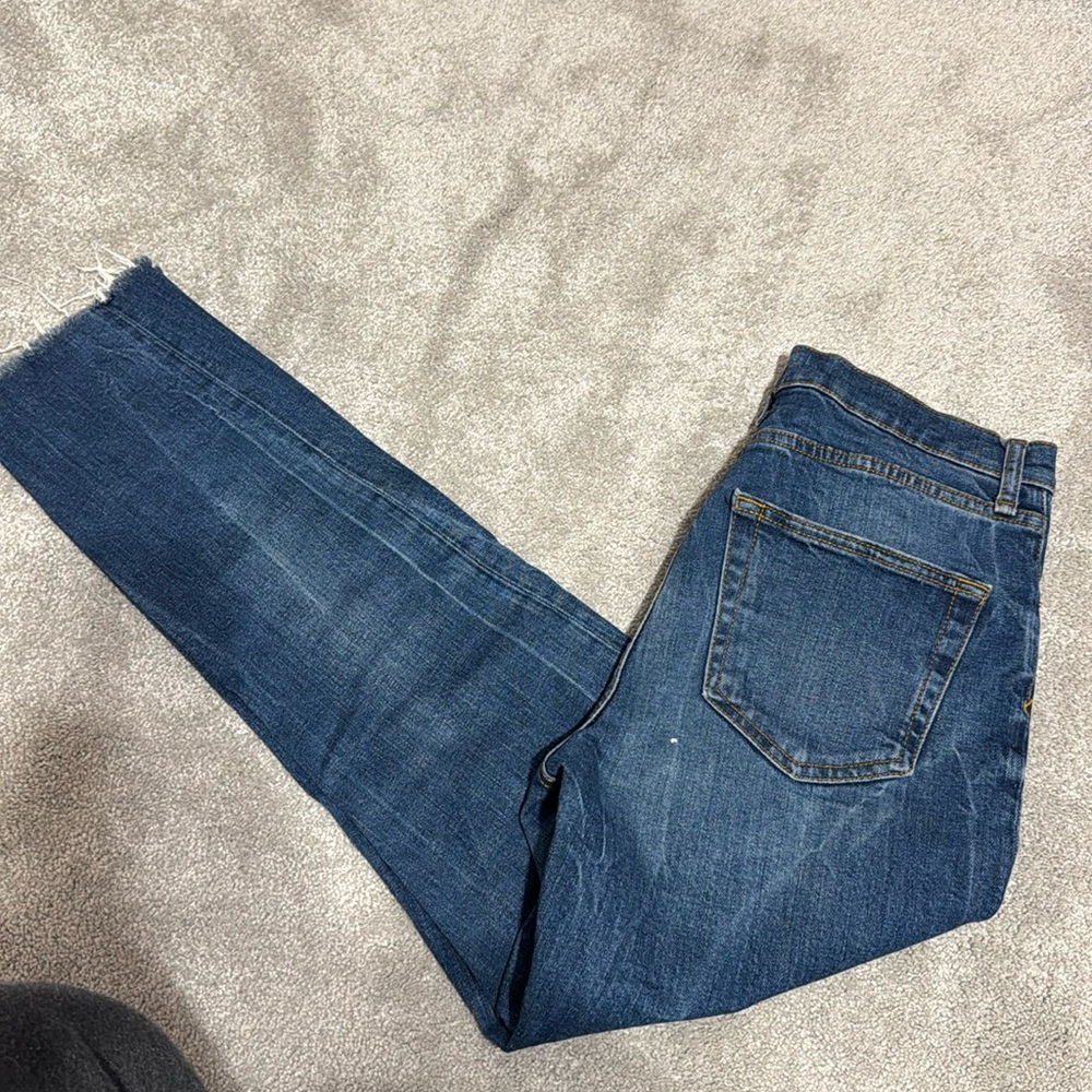 Zara blue jeans with cropped frayed bottom
